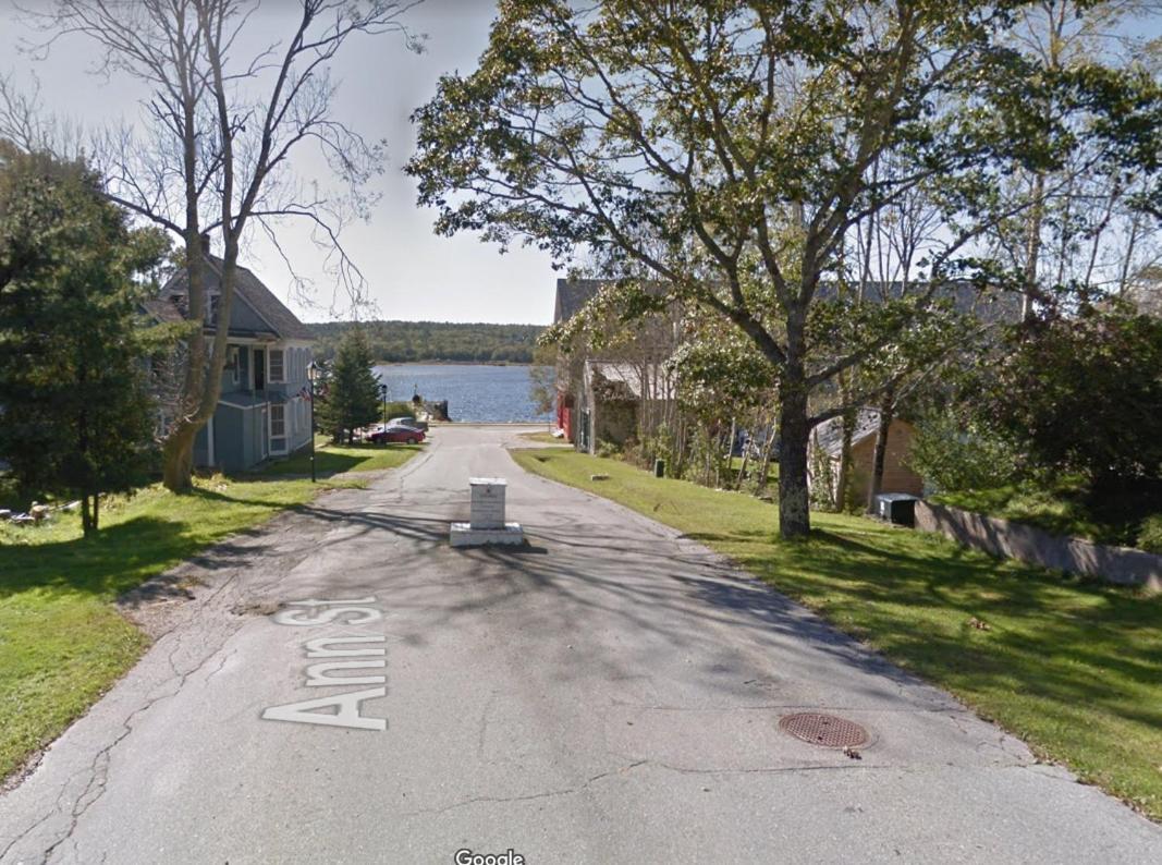 Beside The Tulip Tree Apartment Shelburne Exterior photo